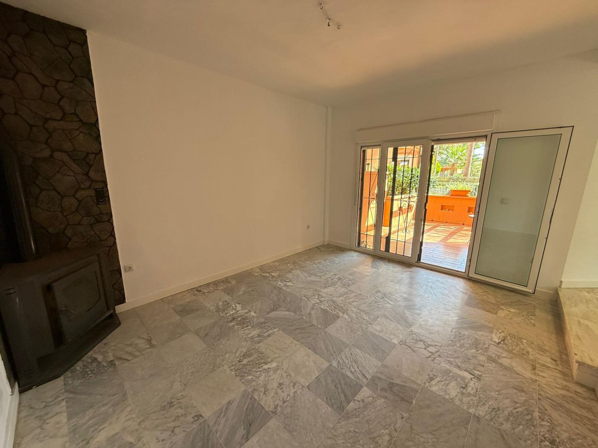 Se vende Villa - Chalet de 4 dormitorios en Costa Del Sol, Málaga, España