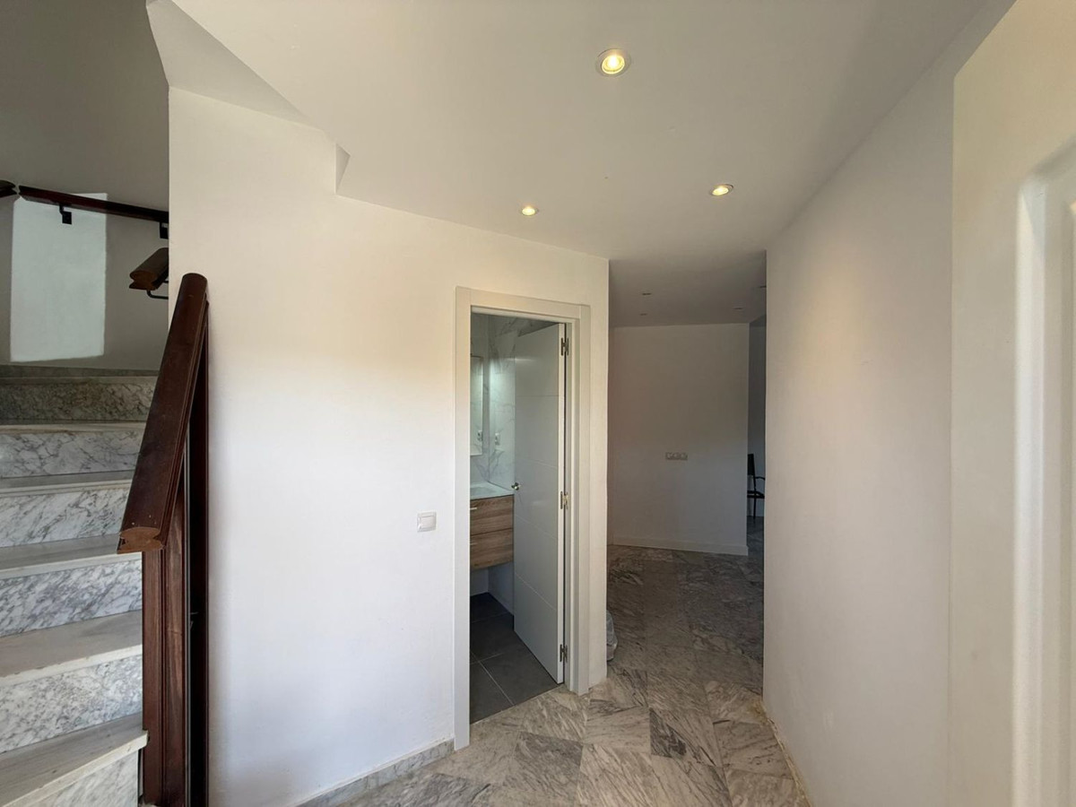 Se vende Villa - Chalet de 4 dormitorios en Costa Del Sol, Málaga, España