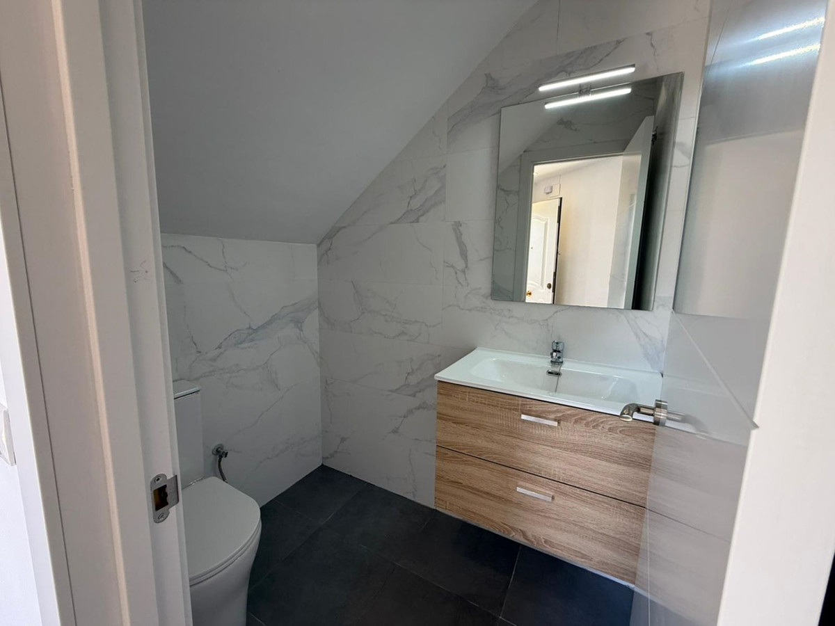 Se vende Villa - Chalet de 4 dormitorios en Costa Del Sol, Málaga, España