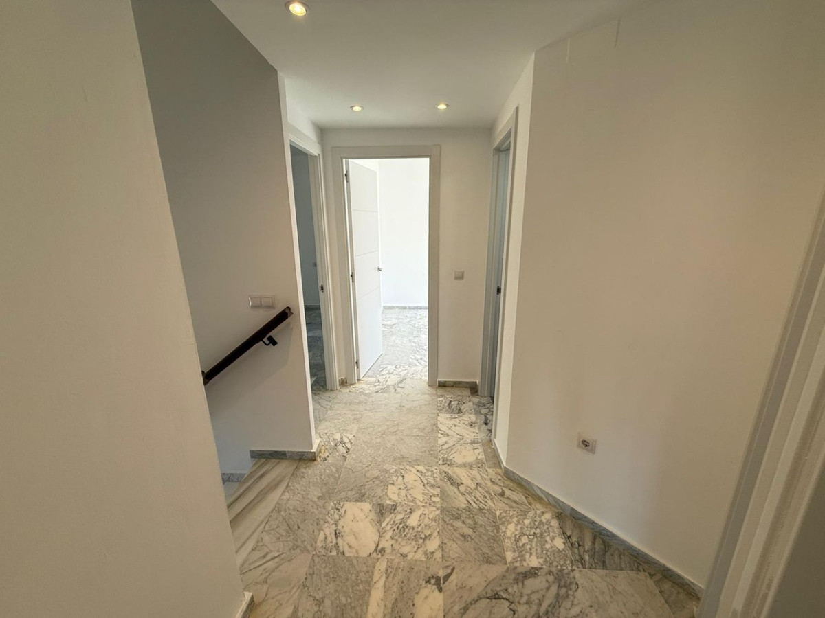 Se vende Villa - Chalet de 4 dormitorios en Costa Del Sol, Málaga, España