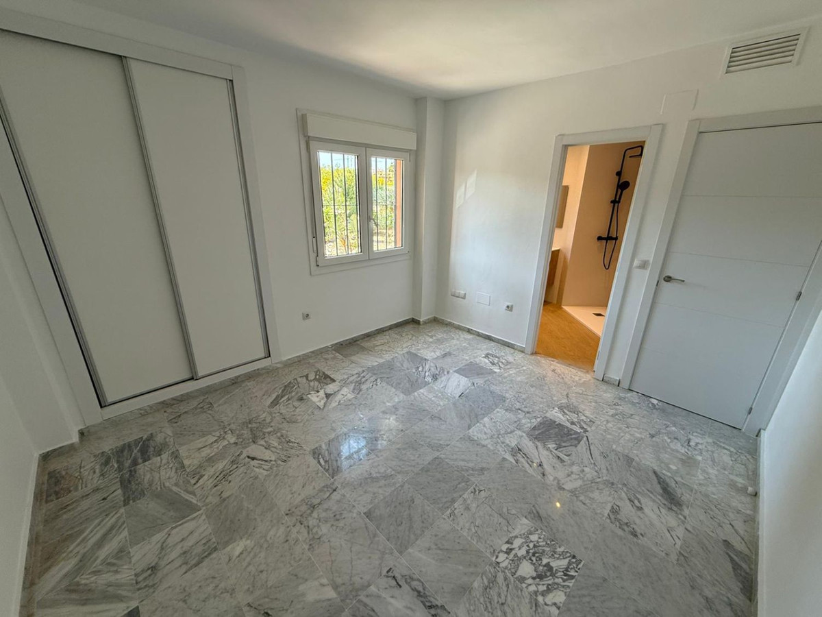 Se vende Villa - Chalet de 4 dormitorios en Costa Del Sol, Málaga, España