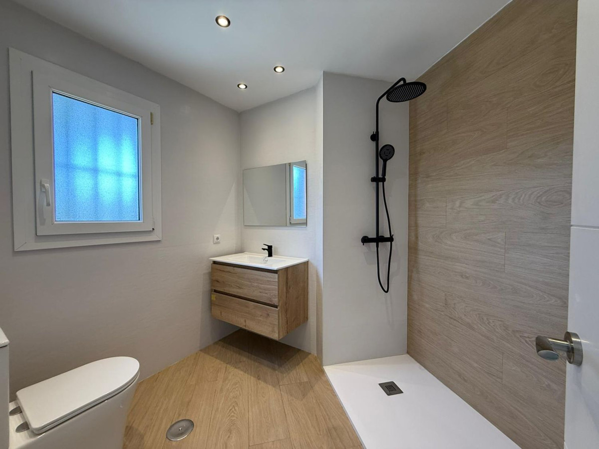 Se vende Villa - Chalet de 4 dormitorios en Costa Del Sol, Málaga, España