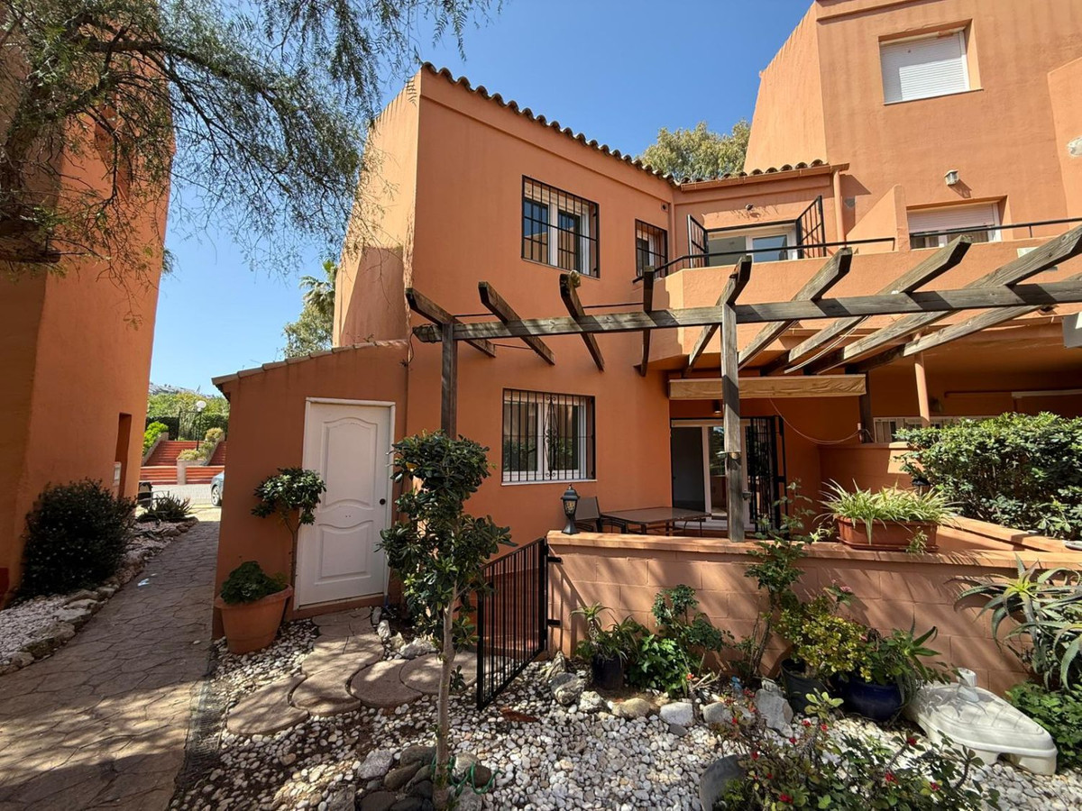 Se vende Villa - Chalet de 4 dormitorios en Costa Del Sol, Málaga, España