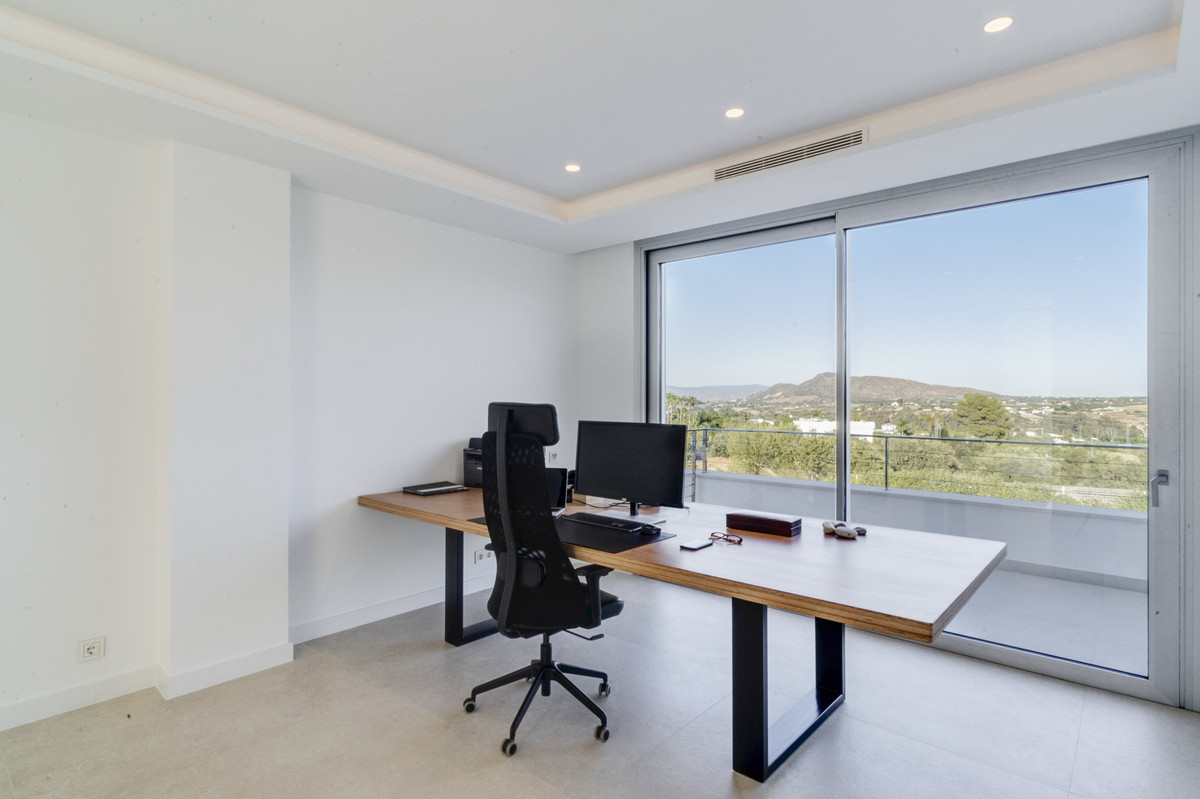 4 Bed Townhouse for sale in Coín Costa Del Sol, Málaga, Spain