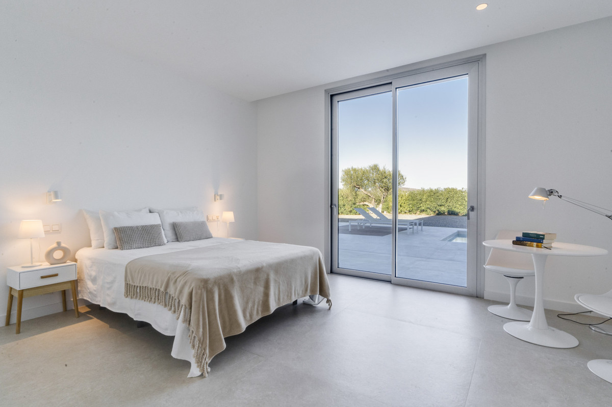4 Bed Townhouse for sale in Coín Costa Del Sol, Málaga, Spain