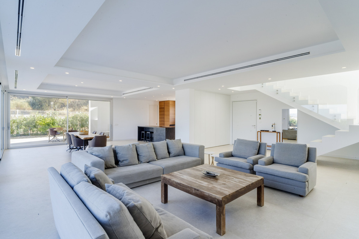 4 Bed Townhouse for sale in Coín Costa Del Sol, Málaga, Spain