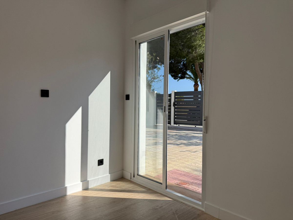 4 Bed Townhouse for sale in La Nucia Costa Blanca, Alicante, Spain