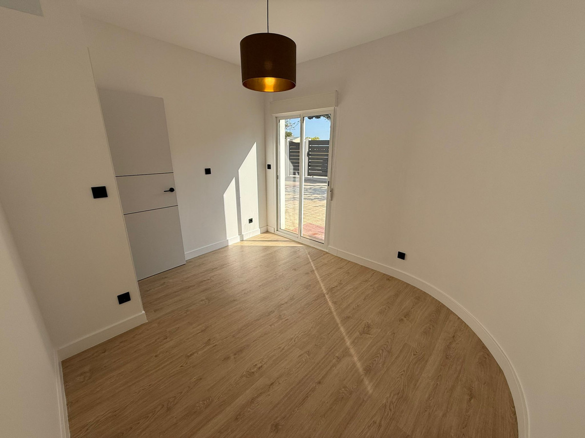 4 Bed Townhouse for sale in La Nucia Costa Blanca, Alicante, Spain