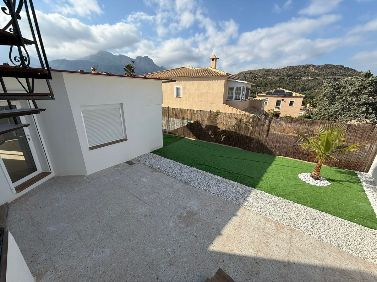 4 Bed Townhouse for sale in La Nucia Costa Blanca, Alicante, Spain