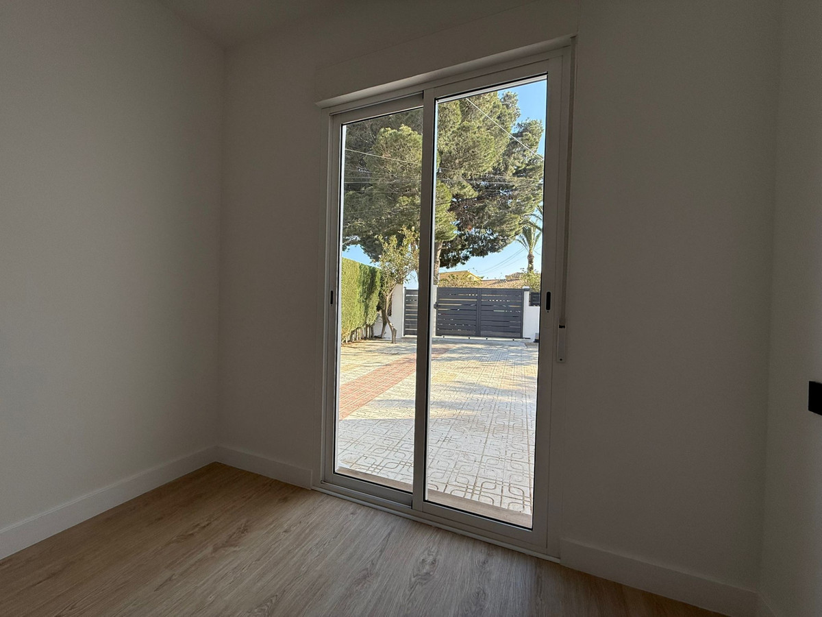 4 Bed Townhouse for sale in La Nucia Costa Blanca, Alicante, Spain