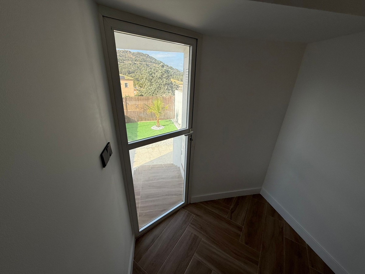 4 Bed Townhouse for sale in La Nucia Costa Blanca, Alicante, Spain