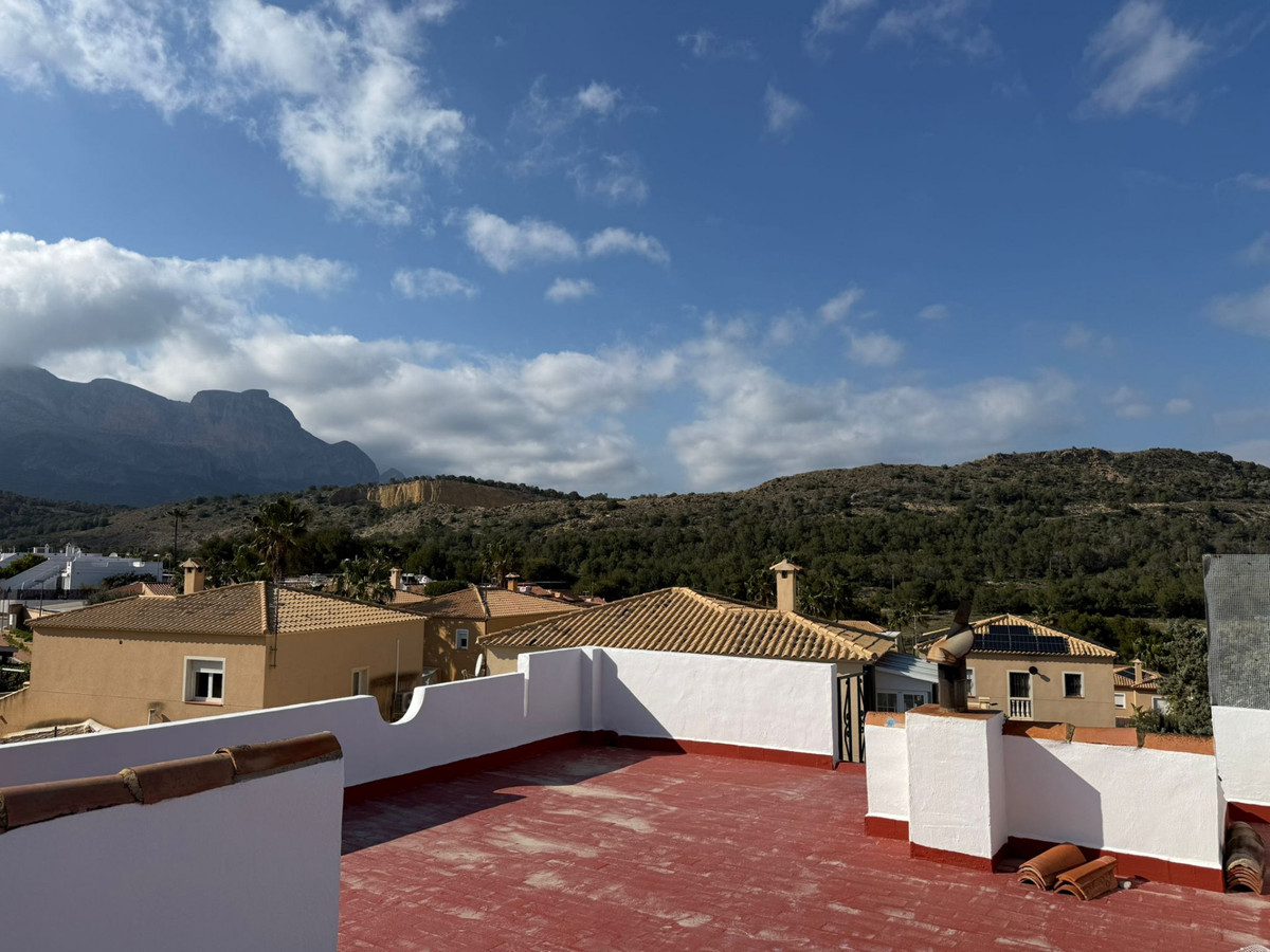 4 Bed Townhouse for sale in La Nucia Costa Blanca, Alicante, Spain
