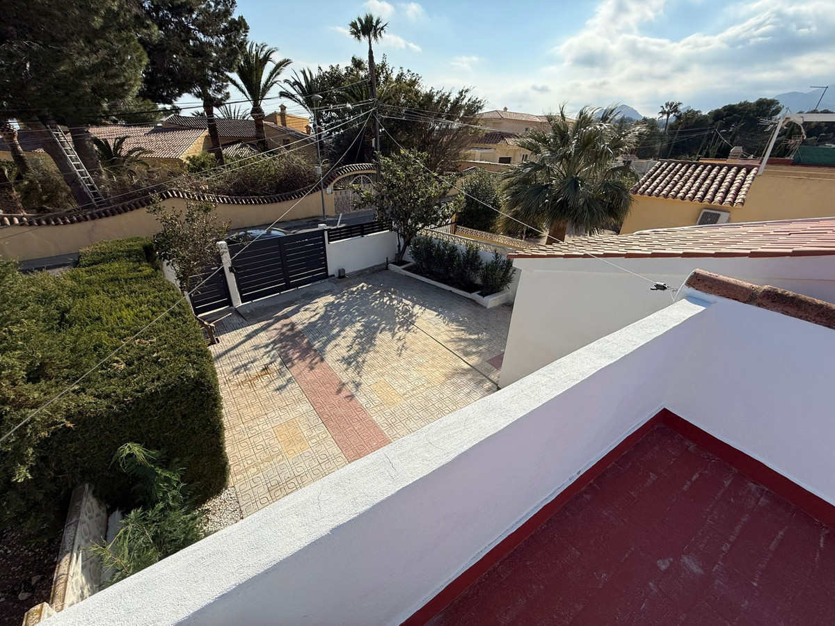 4 Bed Townhouse for sale in La Nucia Costa Blanca, Alicante, Spain