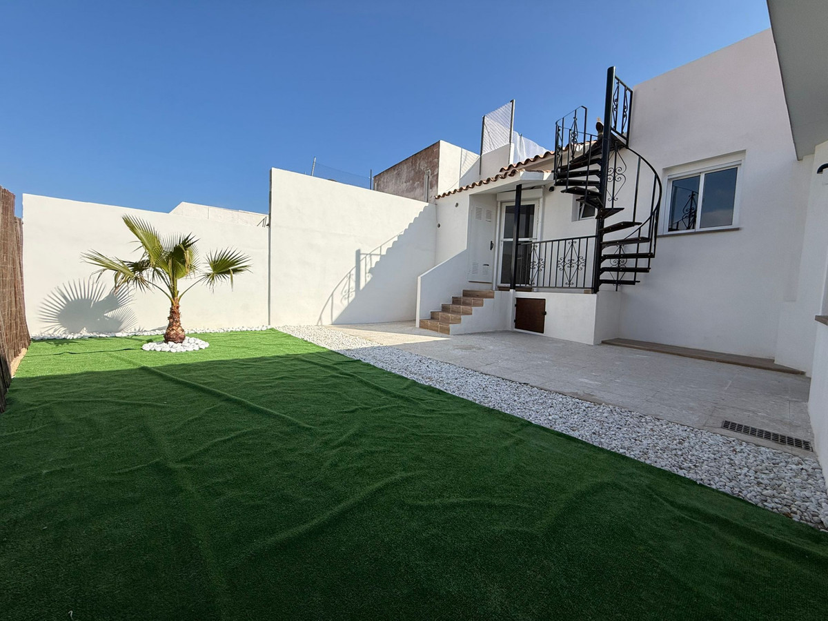 4 Bed Townhouse for sale in La Nucia Costa Blanca, Alicante, Spain