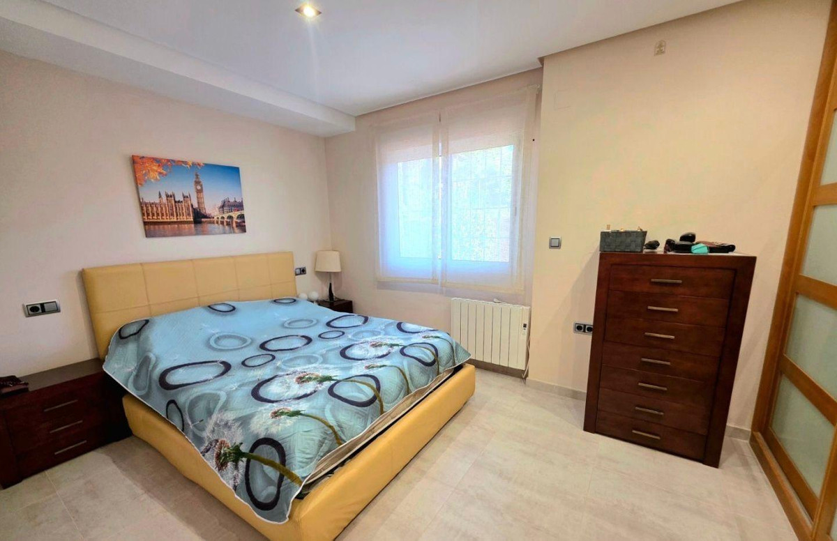 Se vende Villa - Chalet de 5 dormitorios en Costa Blanca, Alicante, España