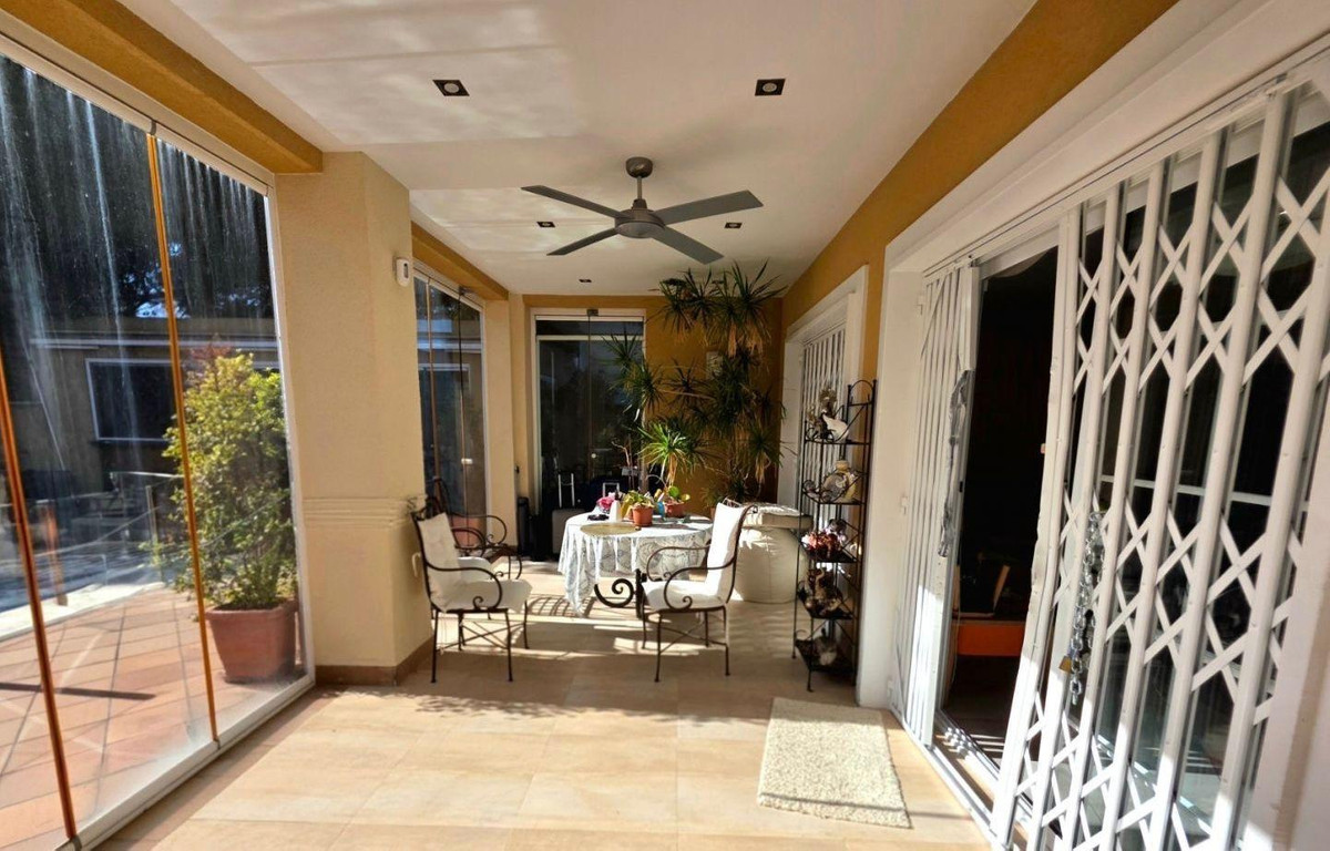 Se vende Villa - Chalet de 5 dormitorios en Costa Blanca, Alicante, España