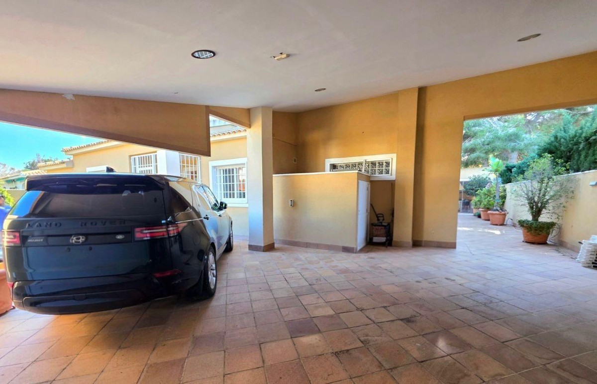 Se vende Villa - Chalet de 5 dormitorios en Costa Blanca, Alicante, España