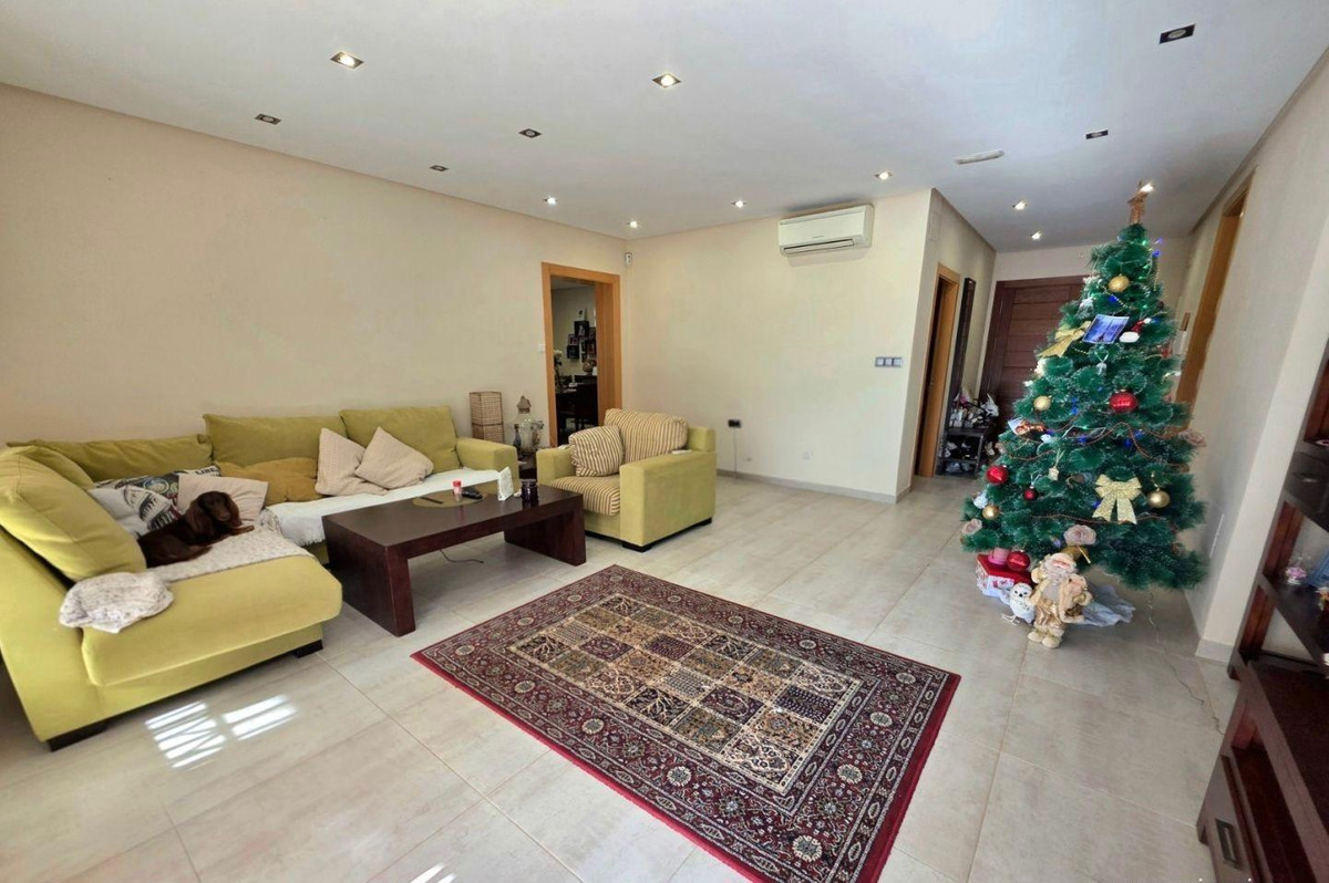 Se vende Villa - Chalet de 5 dormitorios en Costa Blanca, Alicante, España