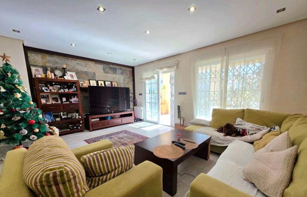 Se vende Villa - Chalet de 5 dormitorios en Costa Blanca, Alicante, España