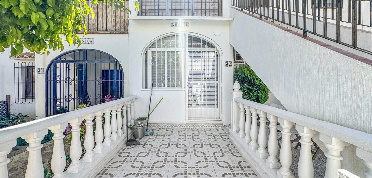 1 Bed Townhouse for sale in Torrevieja Costa Blanca, Alicante, Spain