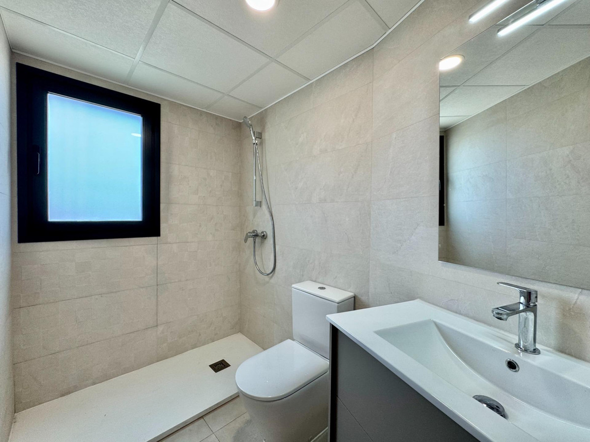 Se vende Apartamento Planta Media de 3 dormitorios en Costa Blanca, Alicante, España