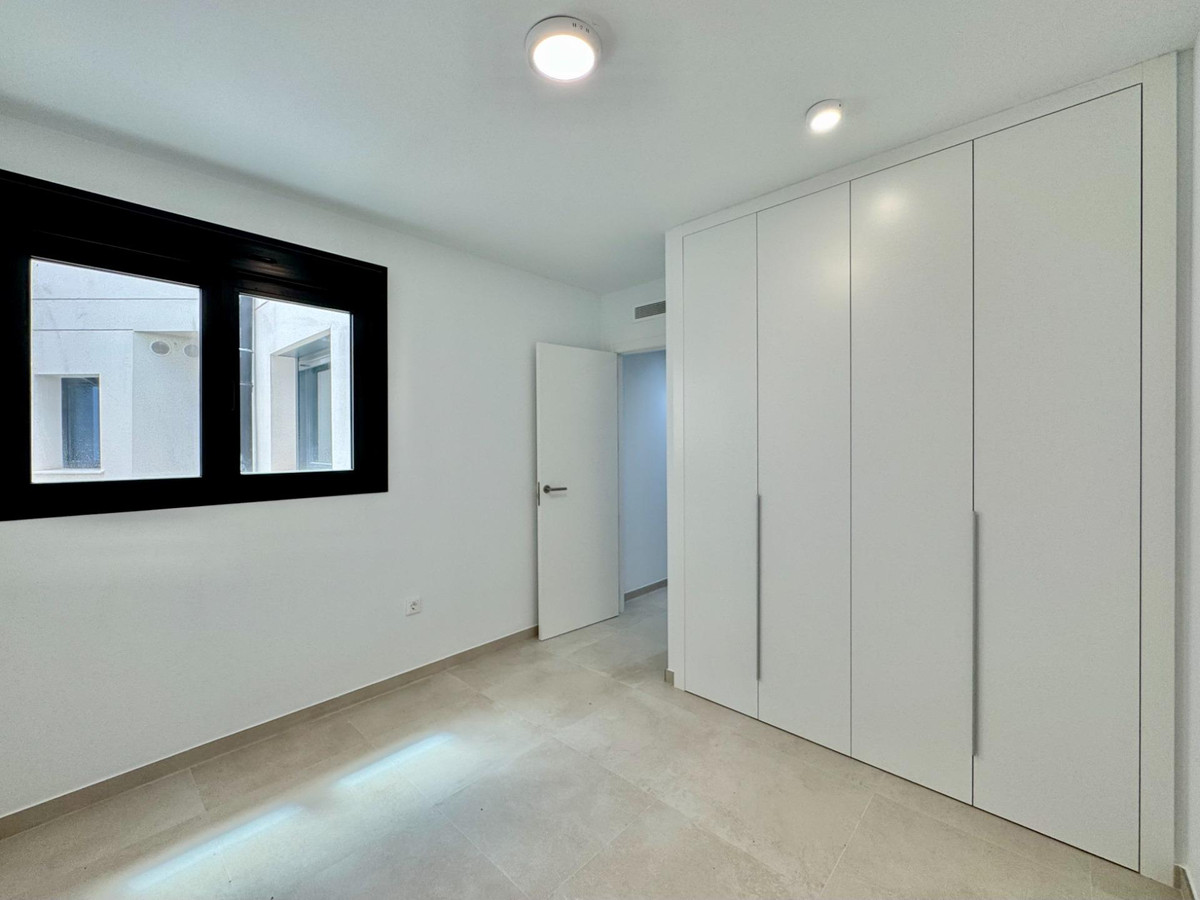 Se vende Apartamento Planta Media de 3 dormitorios en Costa Blanca, Alicante, España