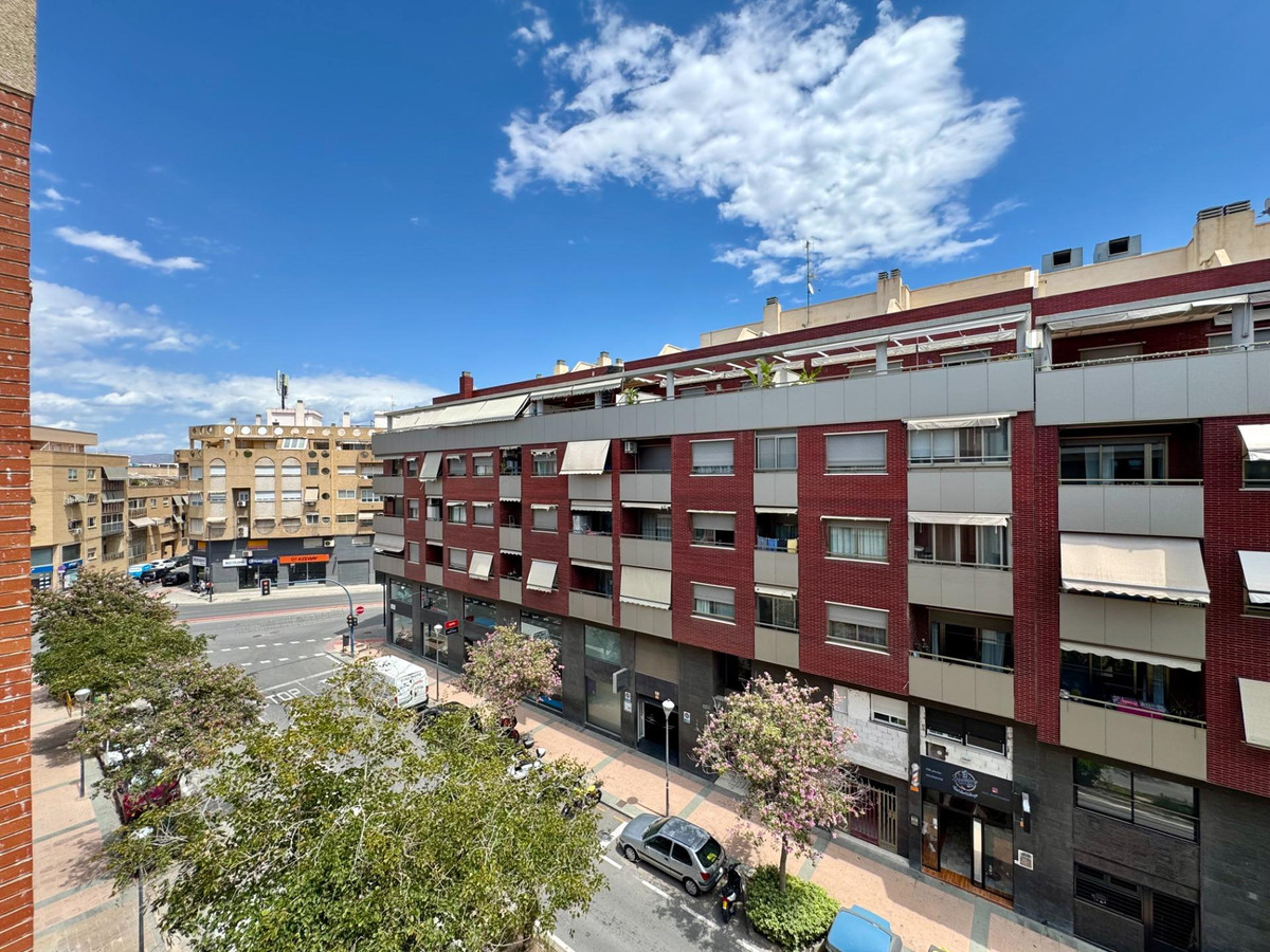 Se vende Apartamento Planta Media de 3 dormitorios en Costa Blanca, Alicante, España