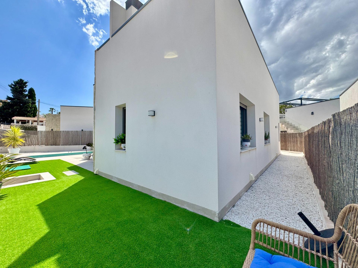 Se vende Villa - Chalet de 3 dormitorios en Costa Blanca, Alicante, España