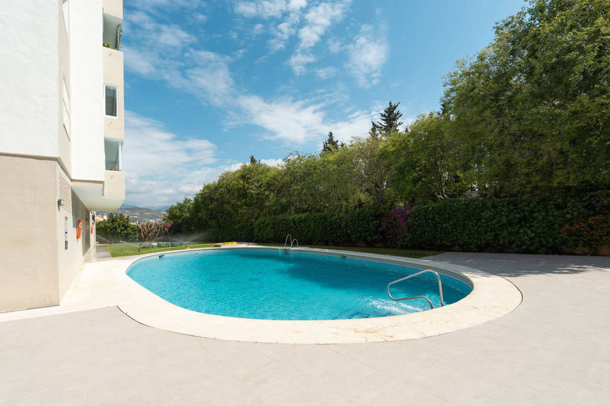 4 Bed Apartment for sale in Nueva Andalucía Costa Del Sol, Málaga, Spain