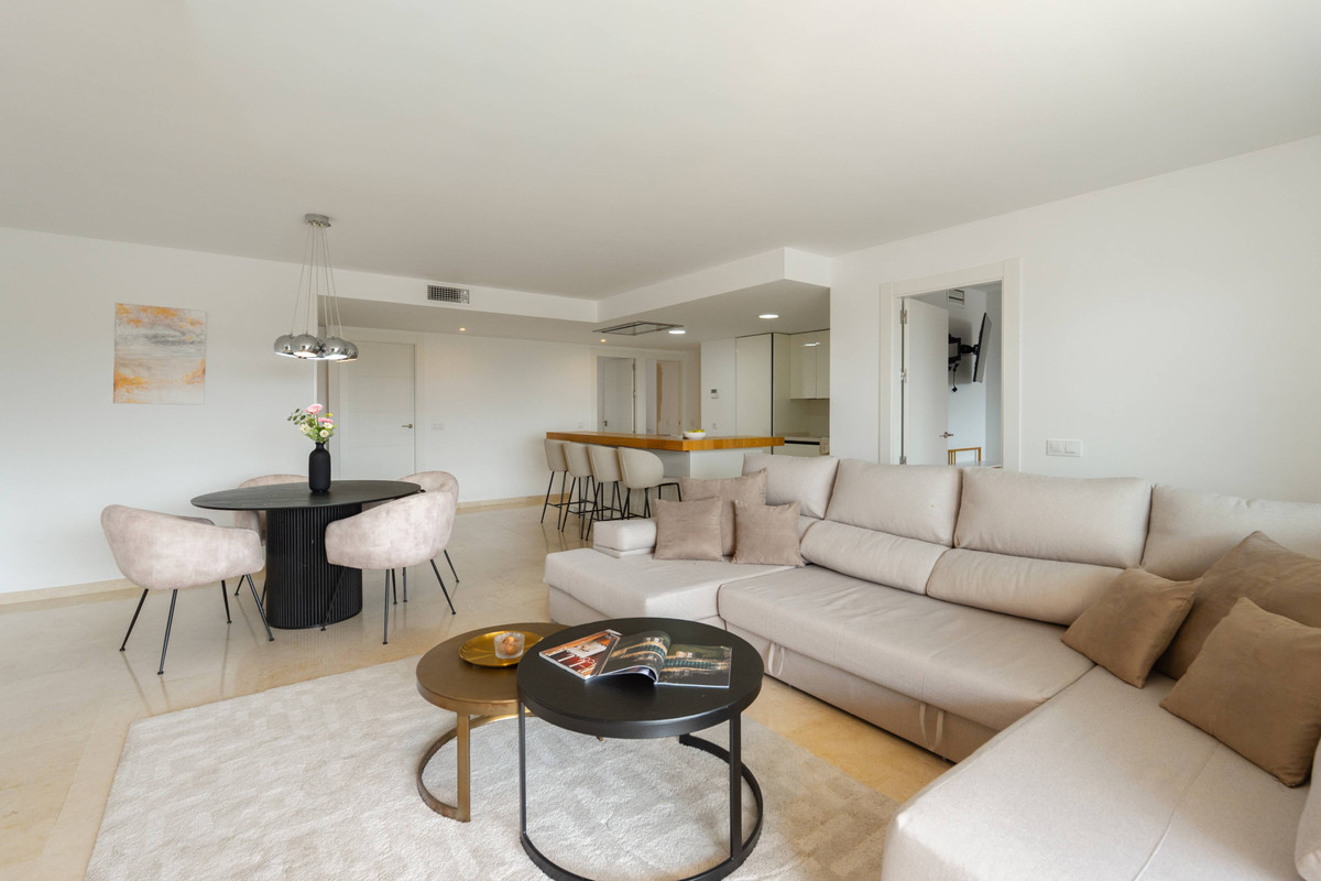 4 Bed Apartment for sale in Nueva Andalucía Costa Del Sol, Málaga, Spain