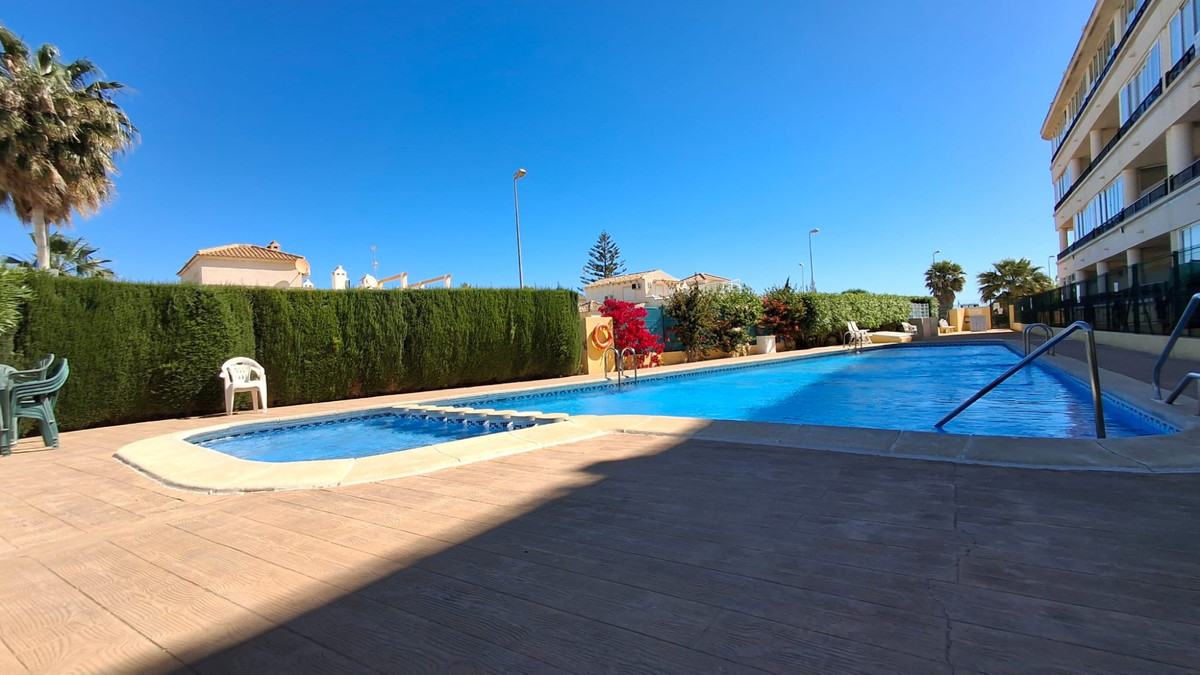 Se vende Ático de 2 dormitorios en Costa Blanca, Alicante, España