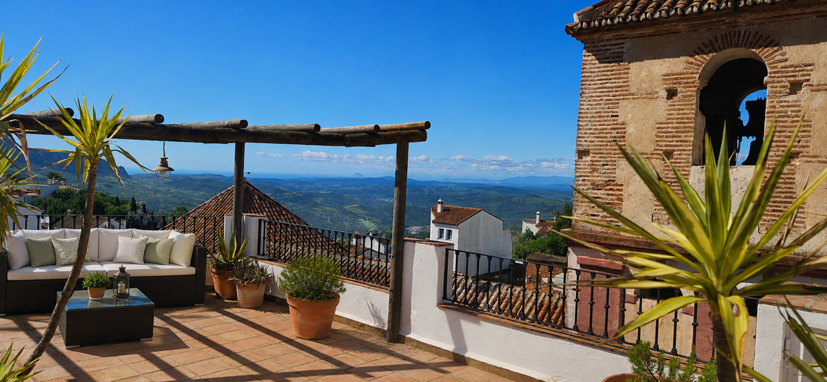 3 Bed Townhouse for sale in Gaucín Costa Del Sol, Málaga, Spain