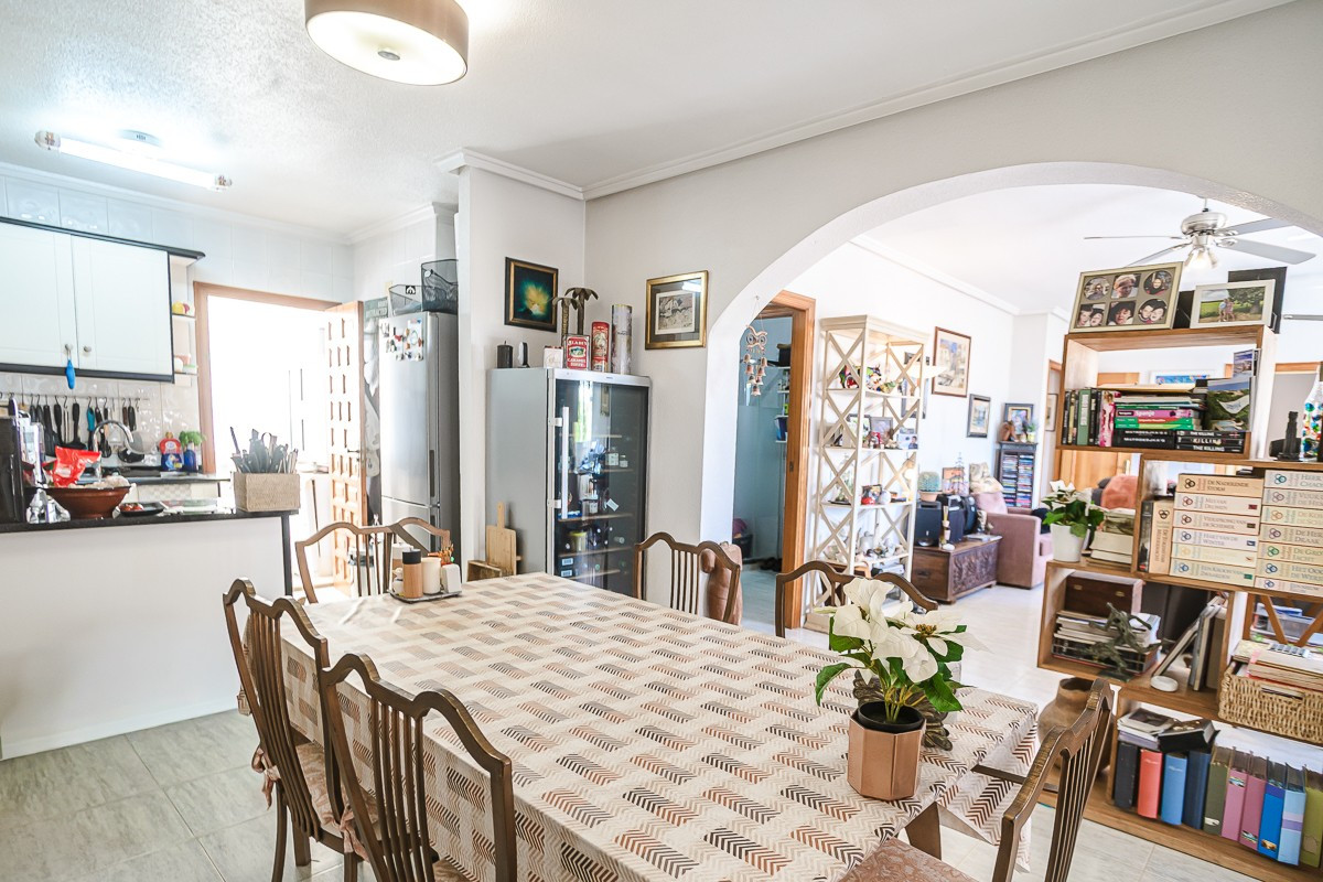 Se vende Apartamento Planta Media de 4 dormitorios en Costa Blanca, Alicante, España