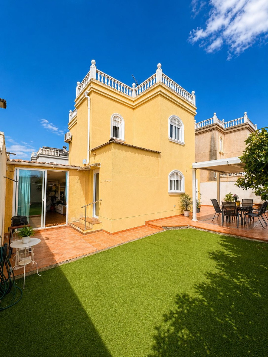3 Bed Townhouse for sale in Torrevieja Costa Blanca, Alicante, Spain