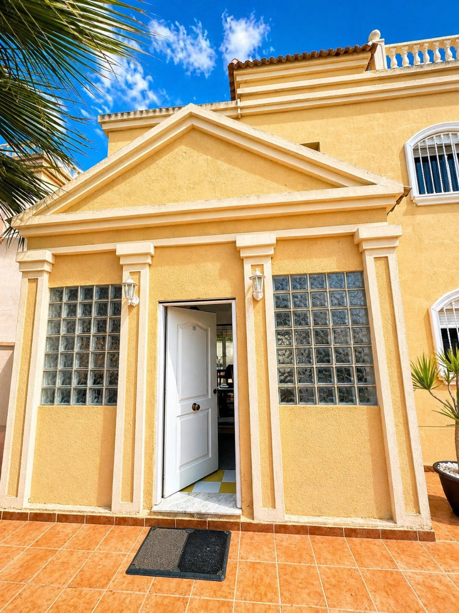 3 Bed Townhouse for sale in Torrevieja Costa Blanca, Alicante, Spain