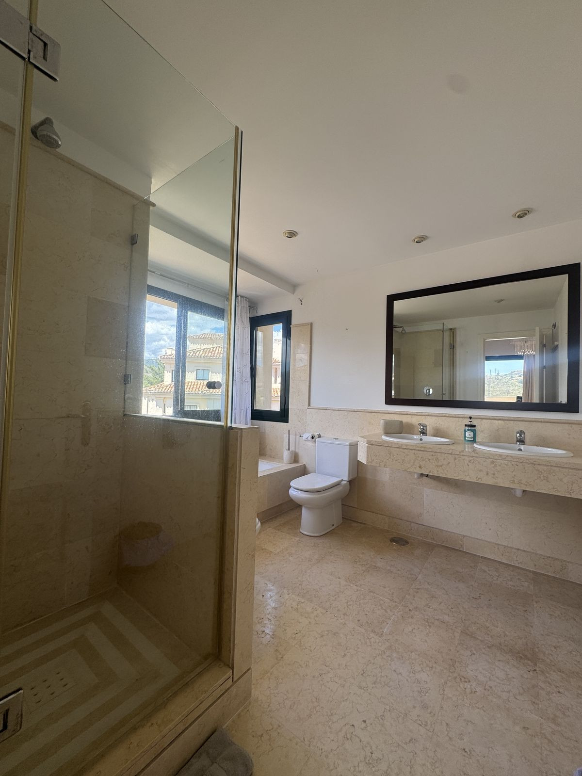 3 Bed Apartment for sale in Benahavís Costa Del Sol, Málaga, Spain