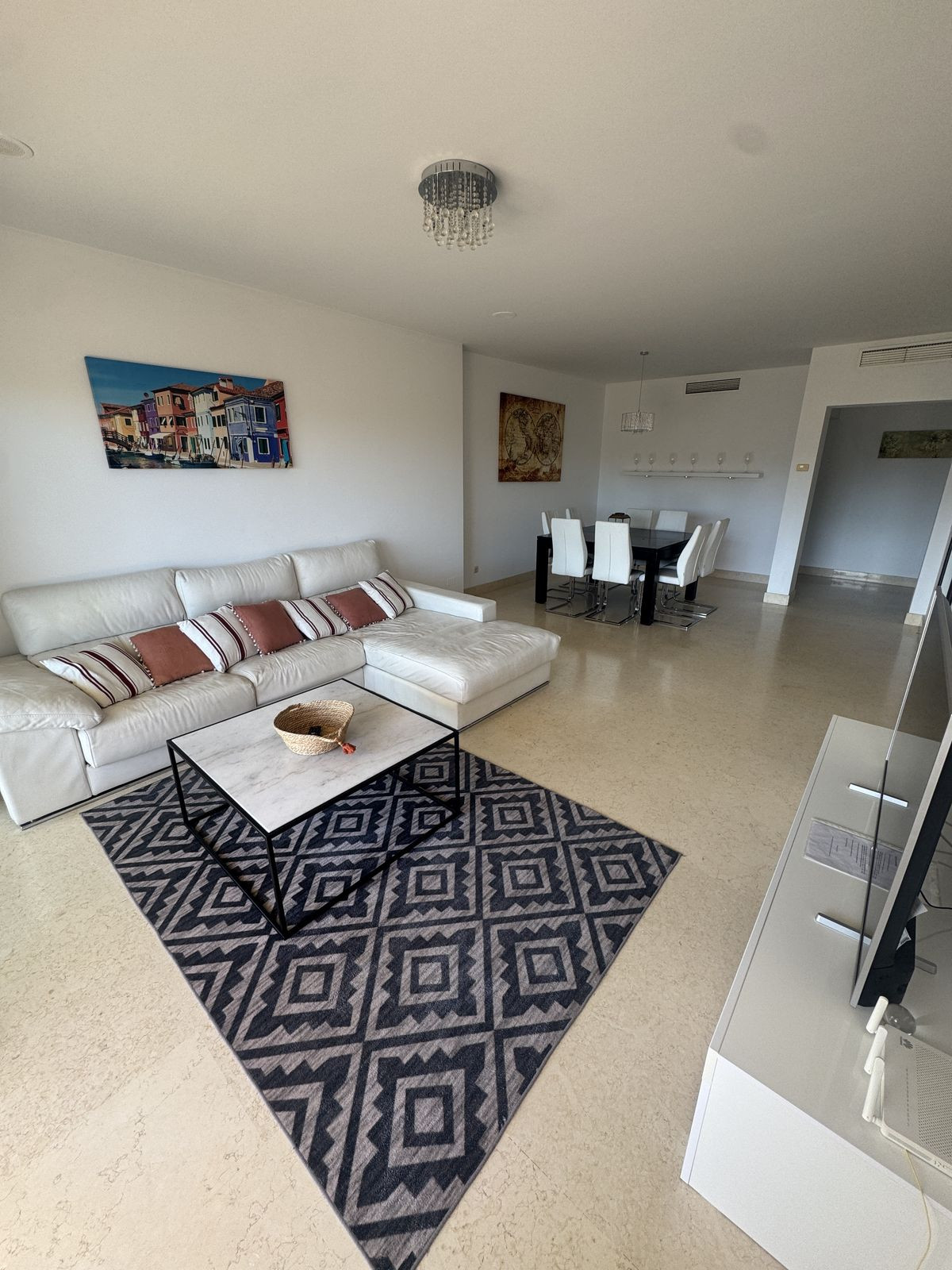 3 Bed Apartment for sale in Benahavís Costa Del Sol, Málaga, Spain