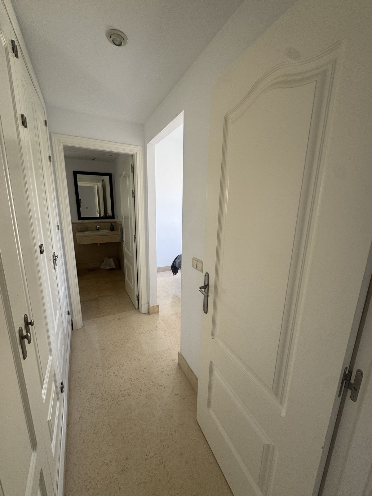 3 Bed Apartment for sale in Benahavís Costa Del Sol, Málaga, Spain