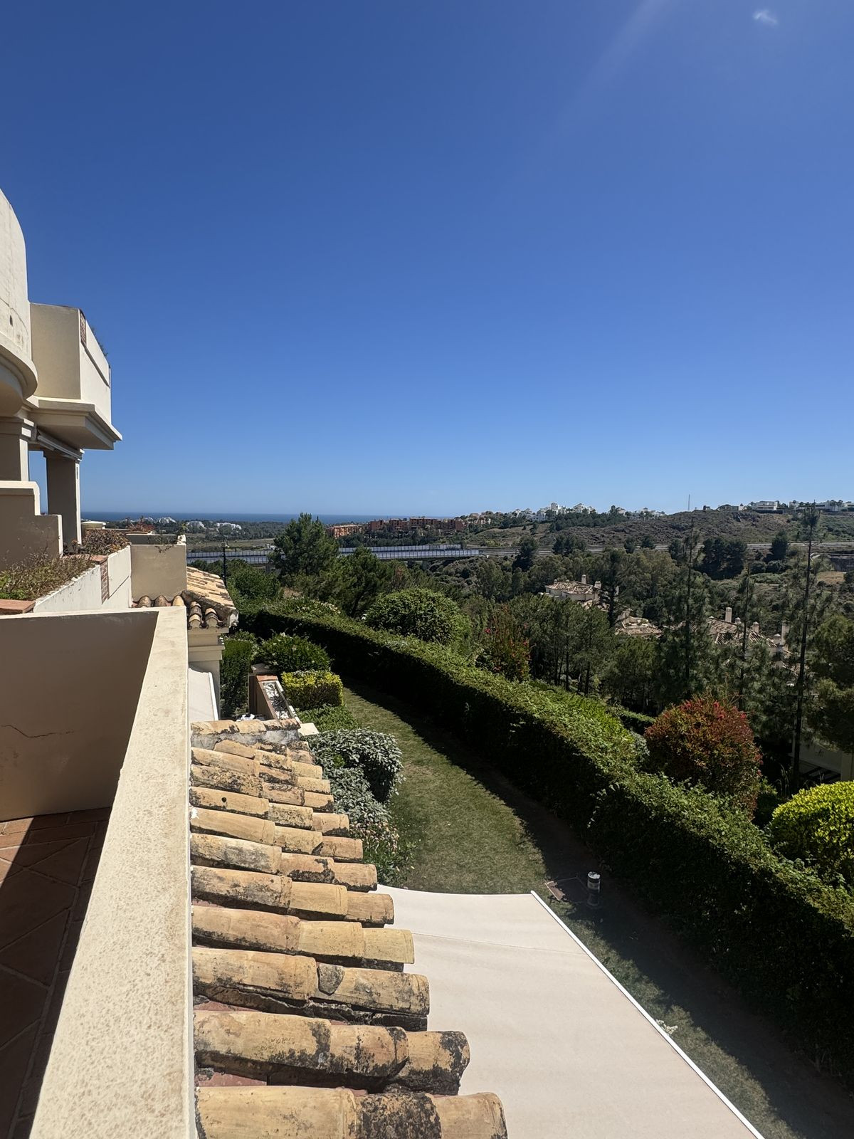 3 Bed Apartment for sale in Benahavís Costa Del Sol, Málaga, Spain