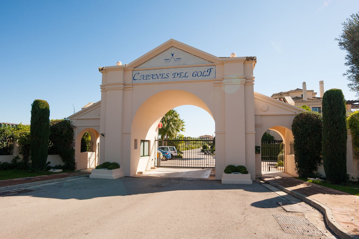 3 Bed Apartment for sale in Benahavís Costa Del Sol, Málaga, Spain