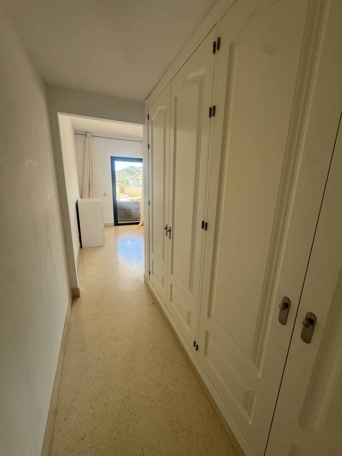 3 Bed Apartment for sale in Benahavís Costa Del Sol, Málaga, Spain
