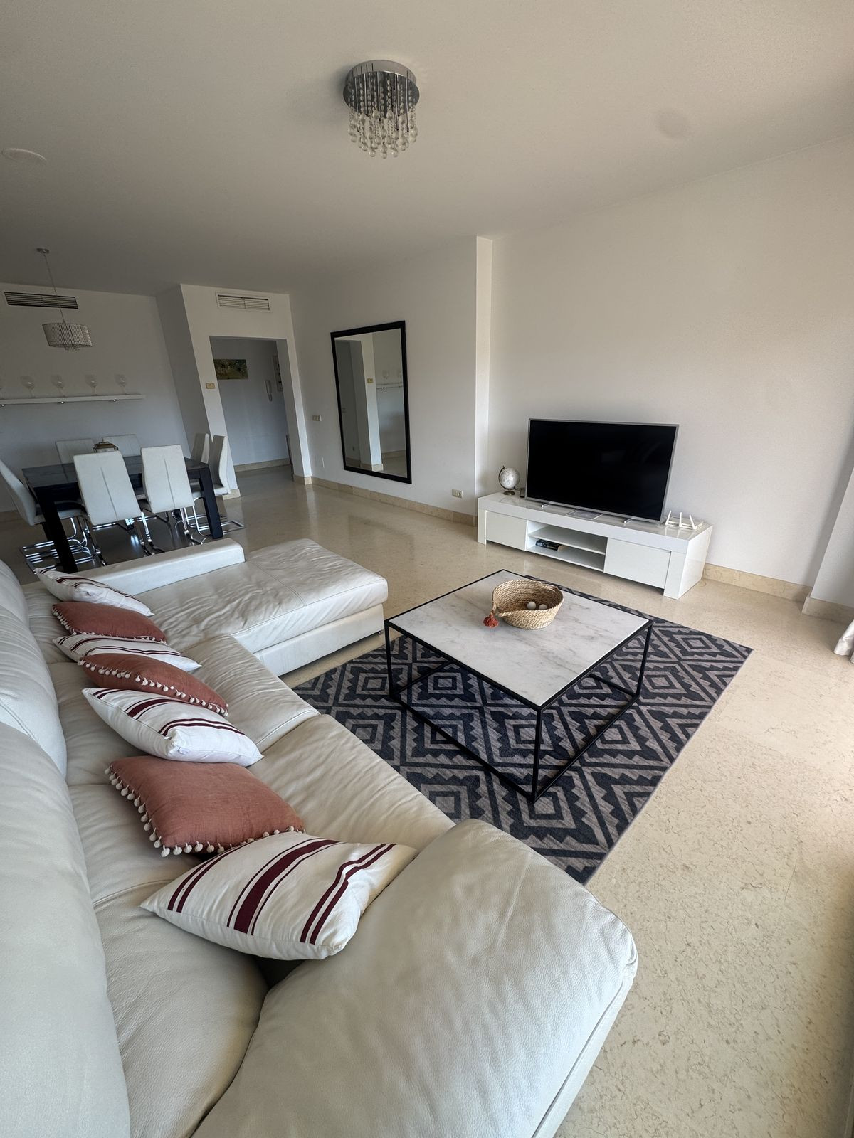 3 Bed Apartment for sale in Benahavís Costa Del Sol, Málaga, Spain