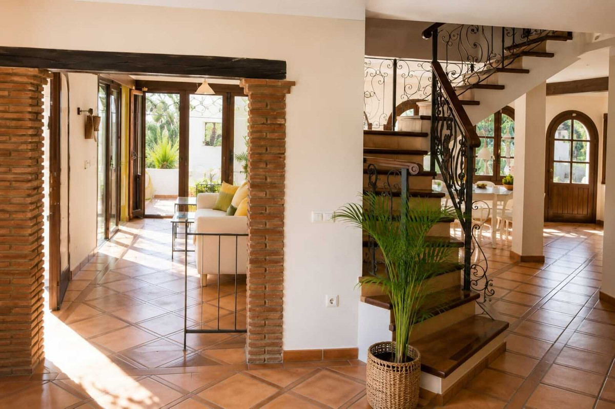 6 Bed Townhouse for sale in Fuengirola Costa Del Sol, Málaga, Spain
