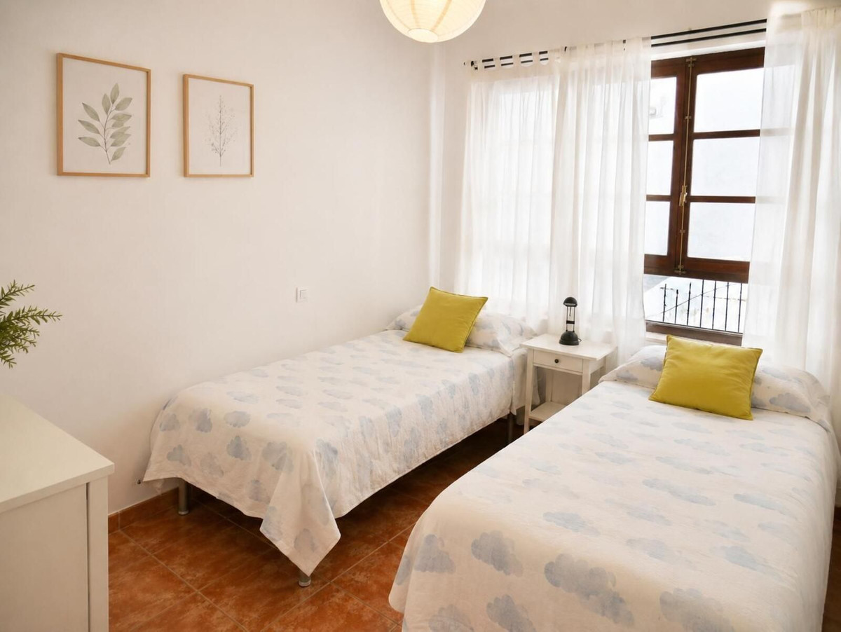 6 Bed Townhouse for sale in Fuengirola Costa Del Sol, Málaga, Spain