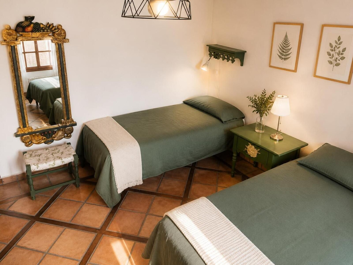 6 Bed Townhouse for sale in Fuengirola Costa Del Sol, Málaga, Spain