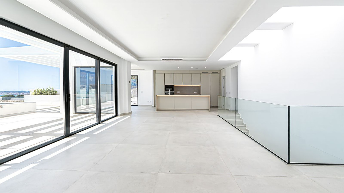 5 Bed Townhouse for sale in Benalmadena Costa Del Sol, Málaga, Spain