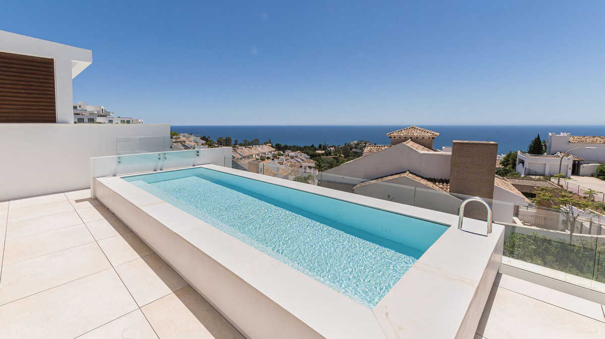 5 Bed Townhouse for sale in Benalmadena Costa Del Sol, Málaga, Spain