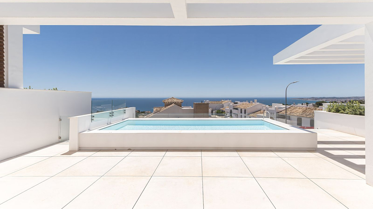 5 Bed Townhouse for sale in Benalmadena Costa Del Sol, Málaga, Spain