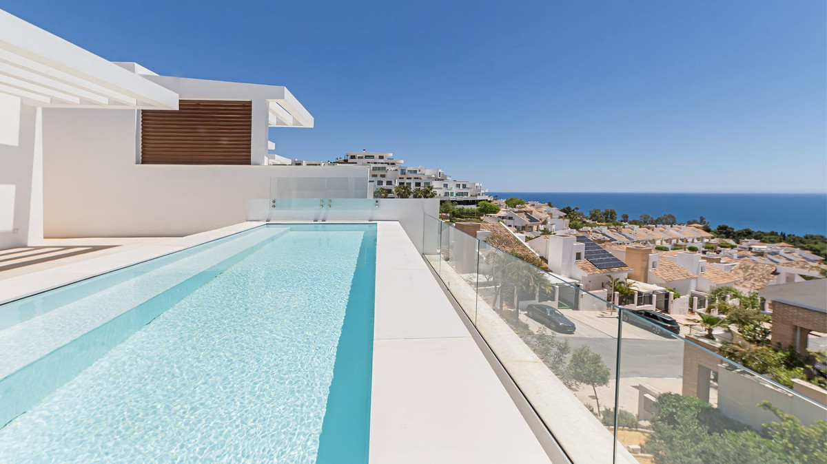5 Bed Townhouse for sale in Benalmadena Costa Del Sol, Málaga, Spain