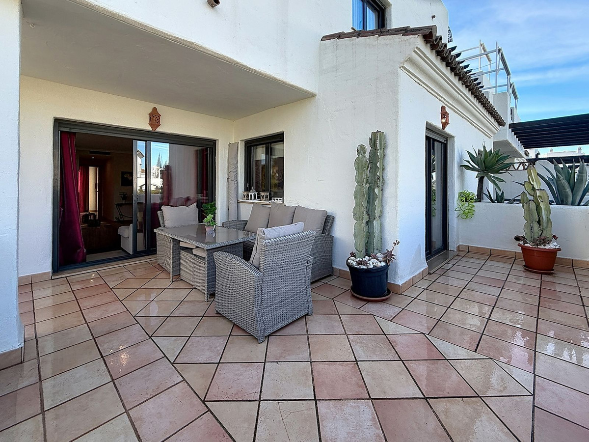 Se vende Apartamento Planta Media de 2 dormitorios en Costa Del Sol, Málaga, España
